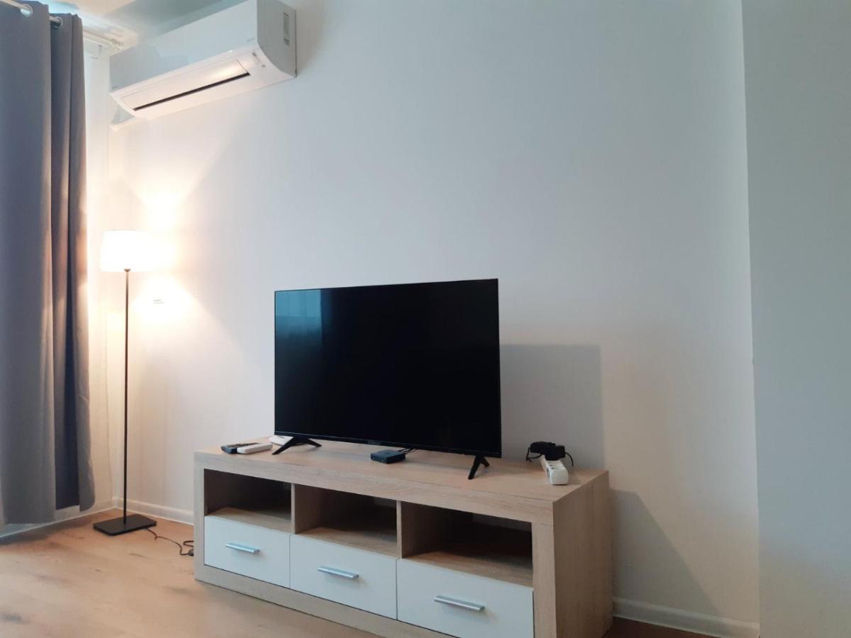 Huge Apartment With A Parking Space In The Same Building Sofia Extérieur photo